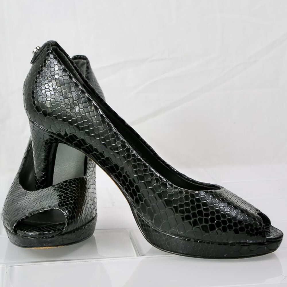 Stuart Weitzman 61/2 M, 3 In Heel, Reptile Look P… - image 3